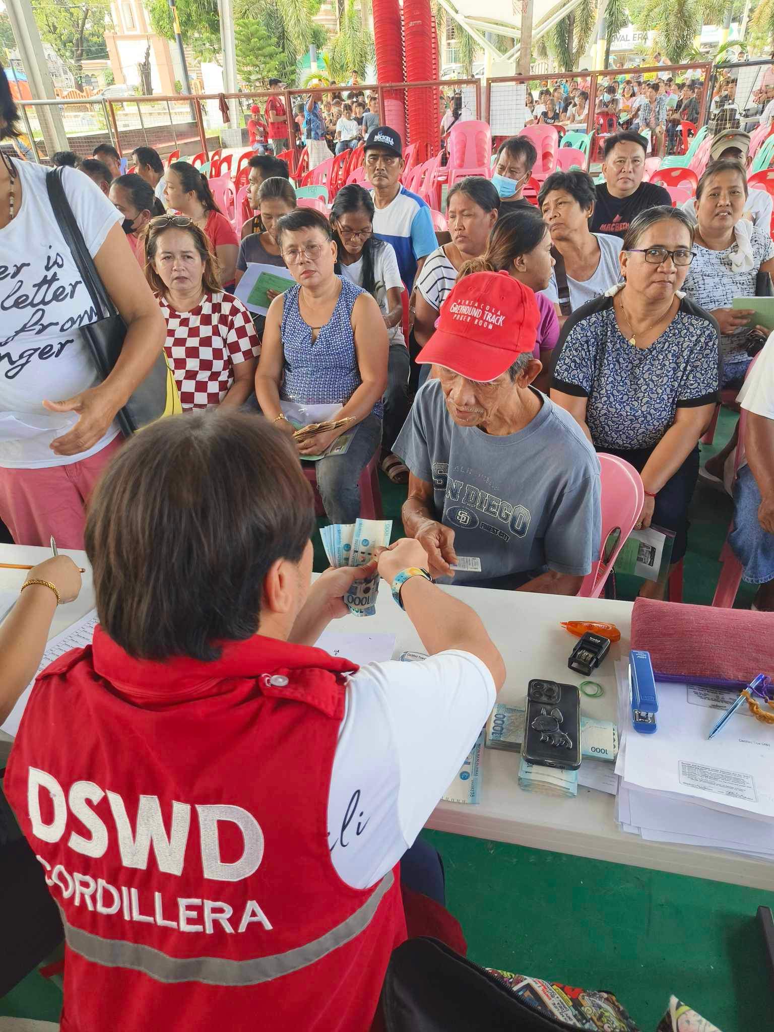 Dswd Helps More Than 12 000 Sty Egay Affected Families Dswd Field